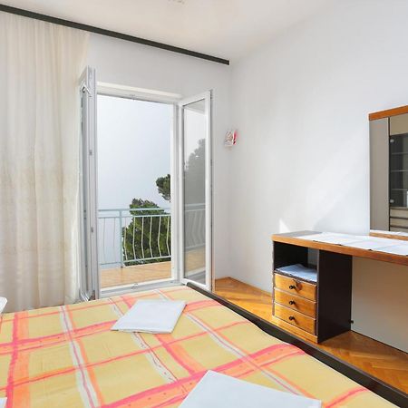 Rooms with a parking space Brela, Makarska - 17281 Rum bild