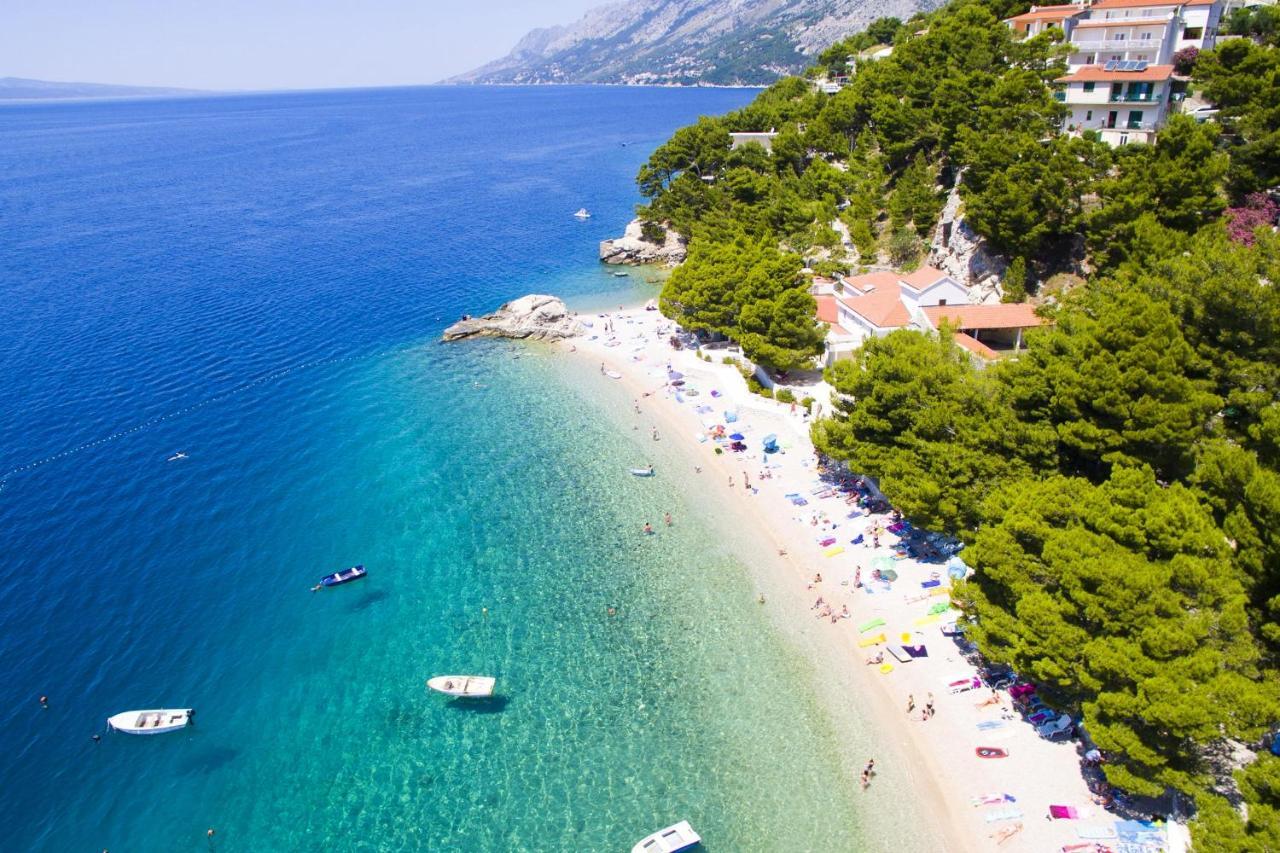Rooms with a parking space Brela, Makarska - 17281 Exteriör bild